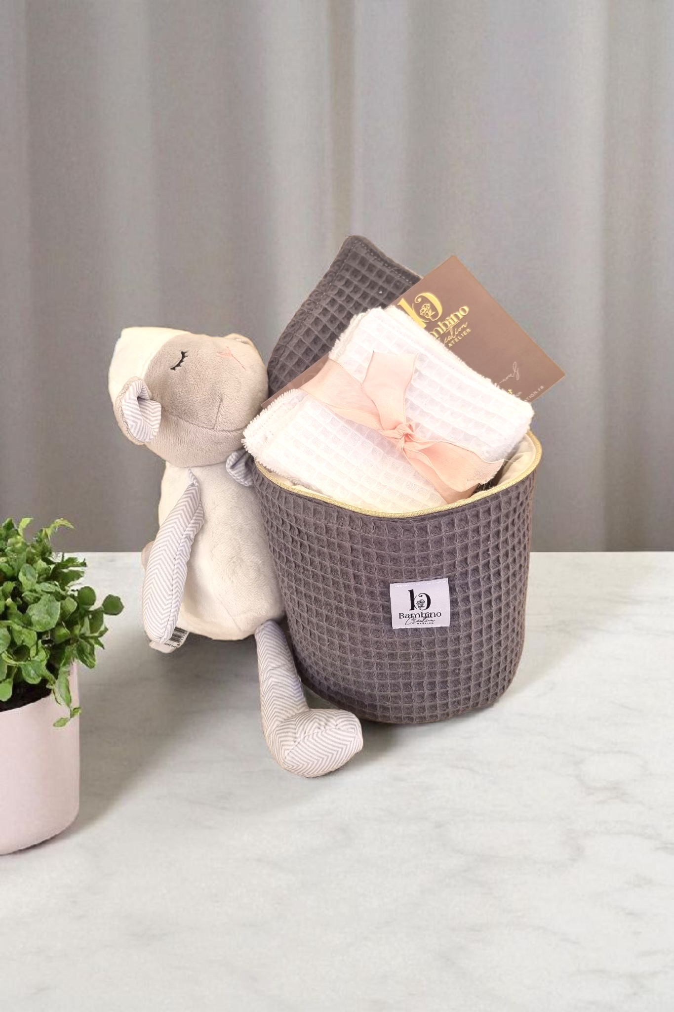 Panier naissance avec doudou